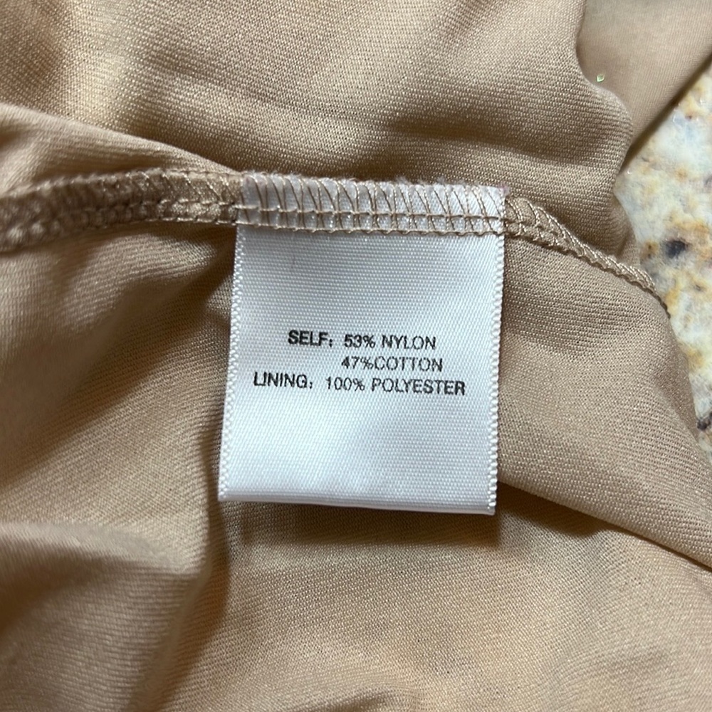2/&$15 Rose and Olive top - Picture 4 of 4